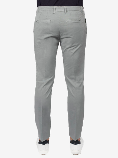Immagine di Pantalone chino in cotone twill slim fit
