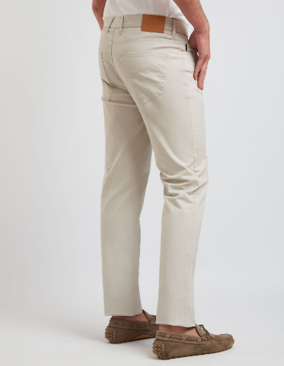 Picture of 5-POCKET TROUSERS IN SOLID COLOR COTTON TWILL WITH DENIM CUT.