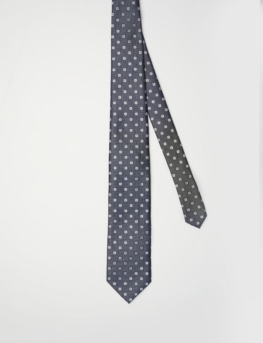 Picture of TIE WITH LIGHT BLUE BACKGROUND