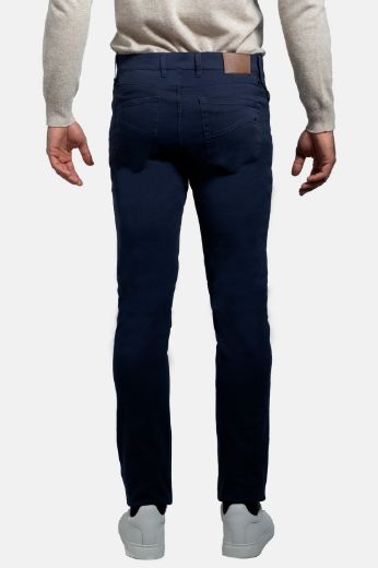 Immagine di Pantalone 5 Tasche in cotone twill tinta unita dal taglio denim, per vestire il tempo libero abbinabile ad una camicia e una maglia.