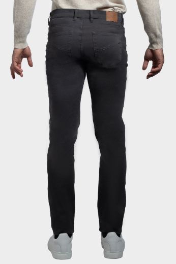 Immagine di Pantalone 5 Tasche in cotone twill tinta unita dal taglio denim, per vestire il tempo libero abbinabile ad una camicia e una maglia.