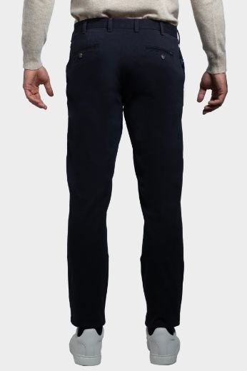 Immagine di PANTALONE INFORMALE  MODELLO CHINO IN COTONE  TWILL, TINTA UNITA, VESTIBILITA' REGULAR