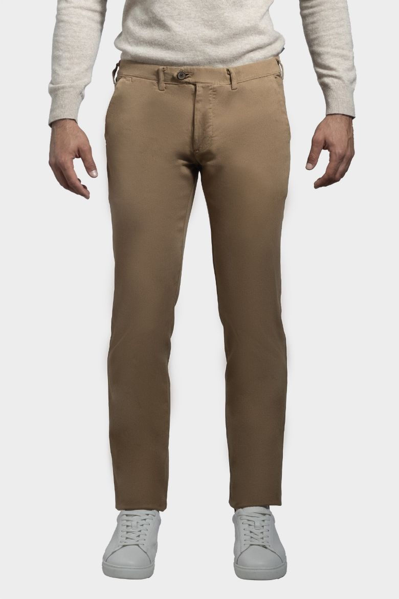Immagine di PANTALONE CHINO IN TESSUTO ARMATURATO UNITO